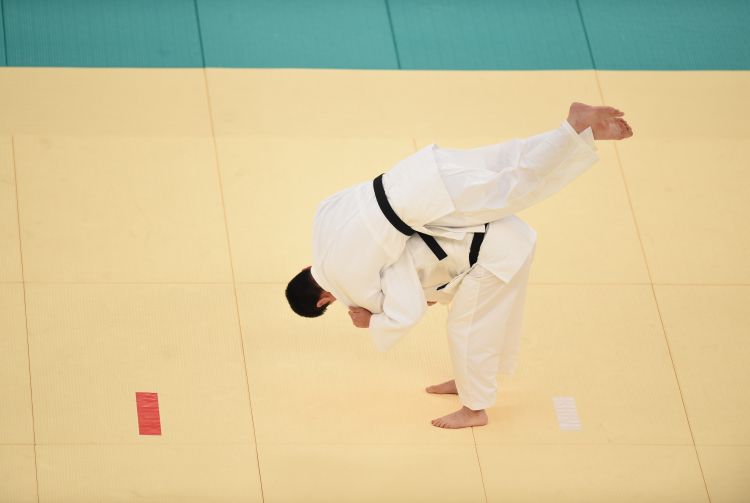 NBA：快船末节逆转鹈鹕